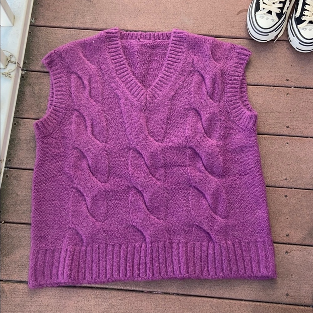 Sweater vest